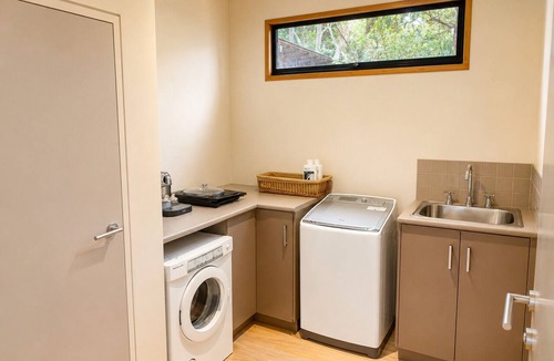 Shoreham House | Simply Shoreham by Ready Set Stay