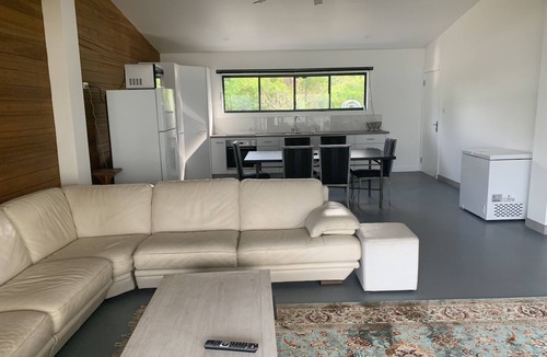 Whitsundays Resort | Sinclair Bay Resort (Unit 1) - Peaceful waterfront retreat on private estate