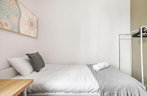 Kingsford House | Single Room - Private Spot in Kingsford - Convenient Location - Shared Bathroom