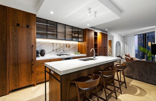 Southbank Apartment | Sky-High Opulence Panoramic Melbourne Views