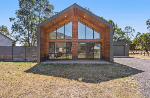 Halls Gap House | Skyframe Hosted by Halls Gap Accommodation