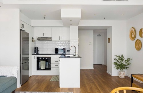 Surfers Paradise Apartment | Skyline & Ocean View Retreat - GC 1303