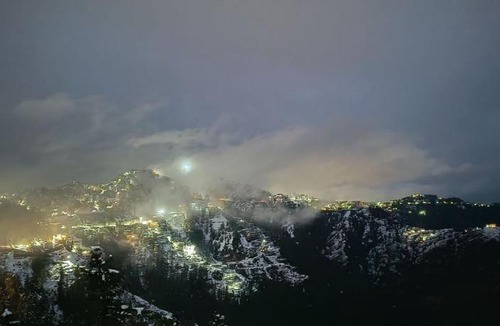 Shimla Apartment | Skyline View mountain Home