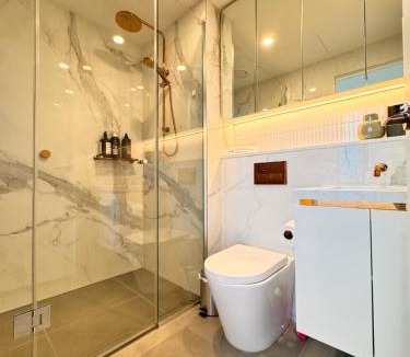 Box Hill Apartment | Skyline Views Premium 2B2B Free Parking Box Hill