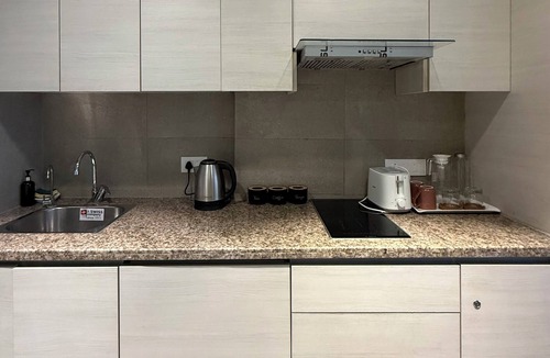 Gurugram Apartment | Skynest – Luxe Modern Studio in Gurugram, India