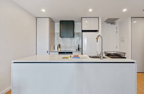 City West Apartment | Sleek 1-Bed Canberra Flat with Gym & Sauna Access