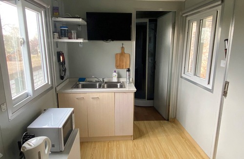 Coree Cabin | Small Cabin and separate Caravan In The Countryside Near Canberra