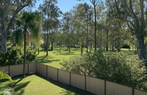 Rocklea Apartment | Smart Suites Self Check-in Apartments - Freney Park Disk Golf Course