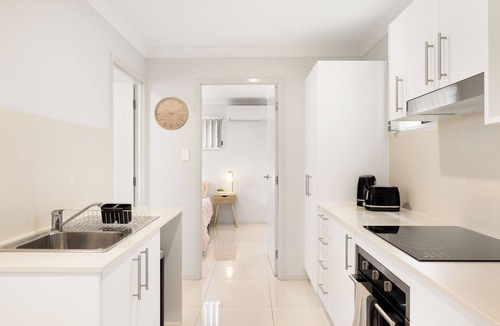 Rocklea Apartment | Smart Suites Self Check-in Apartments - 14A Freney