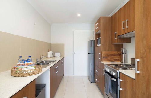 Rocklea Apartment | Smart Suites Self Check-in Apartments - 16 Darnley