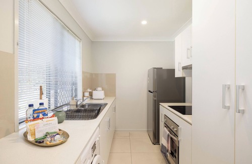 Rocklea Apartment | Smart Suites Self Check-in Apartments - 20 Darnley