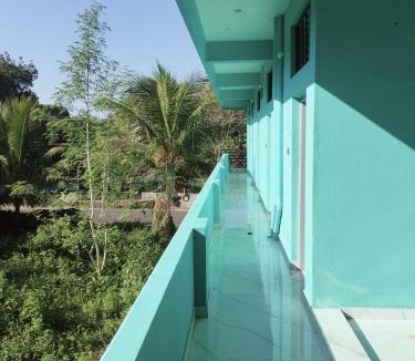 Kuzhithurai Cabin | SMN Lodge