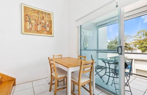 Bellara Apartment | Smooth Sailing -Modern 2 bedroom apartment!