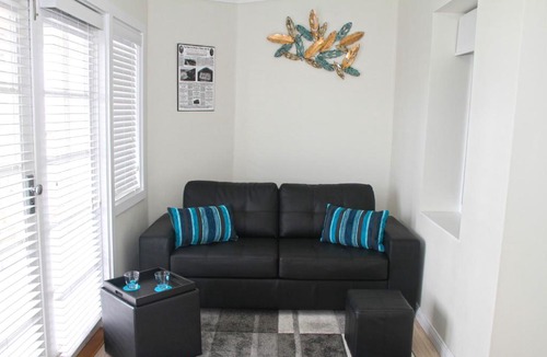 Victor Harbor Apartment | Smugglers Inn Studio 15