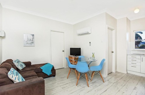 Victor Harbor Apartment | Smugglers Resort-Style Apartments no 9
