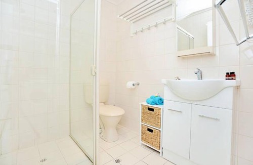 Victor Harbor Apartment | Smugglers Resort-Style Apartments no 9