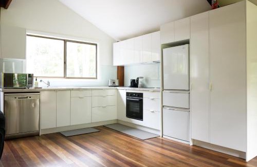 Upper Coopers Creek House | Snows Creek Retreat - The Creek House
