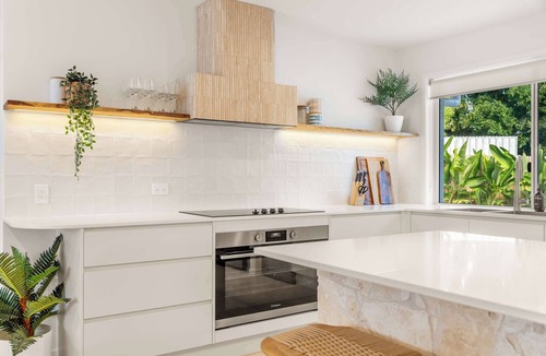 Mooloolaba House | Solara Escape Mooloolaba - Luxe Pet-Friendly Home