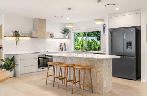 Mooloolaba House | Solara Escape Mooloolaba - Luxe Pet-Friendly Home
