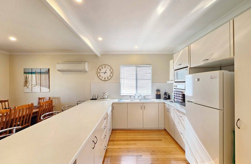 Waterhouse House | Something Blue - Delightful Coastal Retreat