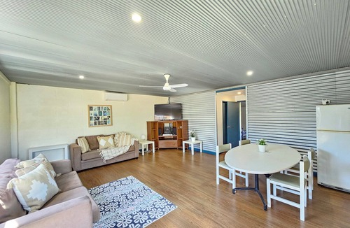 Waterhouse House | Something Blue - Delightful Coastal Retreat
