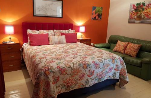Lightning Ridge Bed & Breakfast | Sonja's Bed and Breakfast
