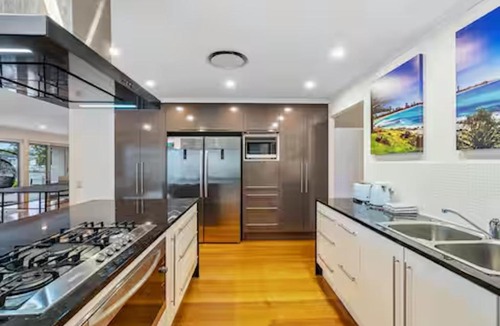 Sorrento House | Sorrento Waterfront Retreat & Pool