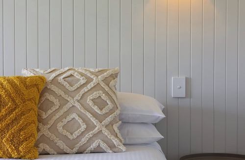 Tuncurry Hotel | South Pacific Palms Motor Inn