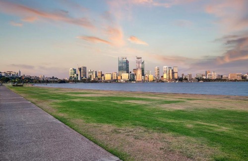 South Perth Apartment | South Perth Garden Apartment Free Parking