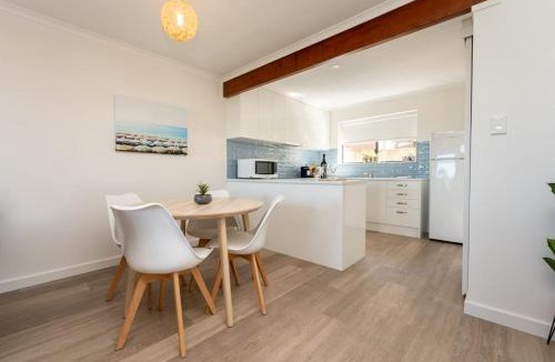 Port Elliot Villa | South Seas 5 - Absolute Beachfront Escape near Cafés