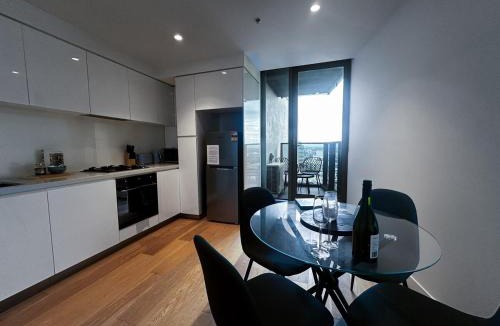 Southbank Apartment | Southbank Skyline Hideaway! ONE BEDROOM