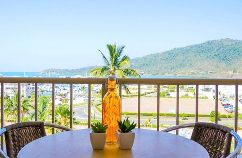 Airlie Beach Apartment | Spa Haven 17B