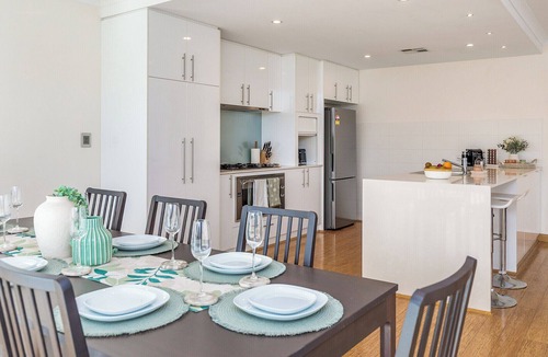 Karrinyup House | Space for Everyone - Quiet Family Retreat