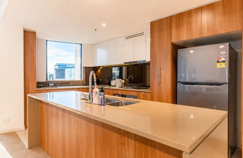 Wentworth Point Apartment | Spacious 2BR/2BA | Balcony, Parking, Marina Sq