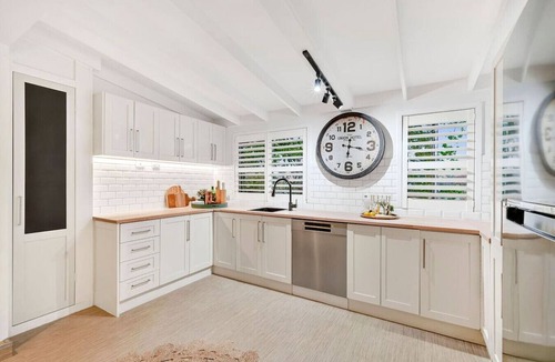 Queenscliff Apartment | Spacious 2 bedroom unit w/garden views