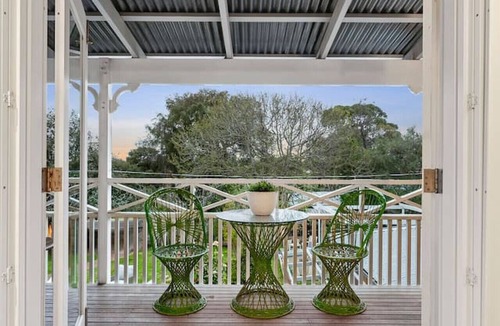 Queenscliff Apartment | Spacious 2 bedroom unit w/garden views