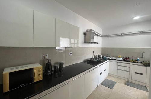 Thiruvananthapuram Apartment | Spacious 3-bedroom apartment in peaceful Thiruvananthapuram with AC