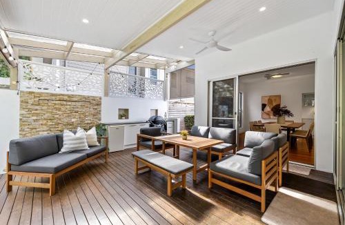 Alexandra Headland House | Spacious 3-Bed Home with Patio Near Beach