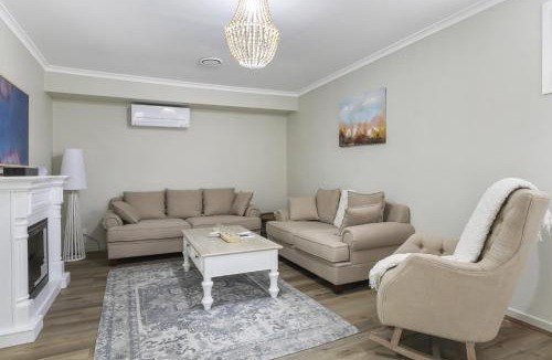 Preston House | Spacious 3-Bed Home with Garden in Preston