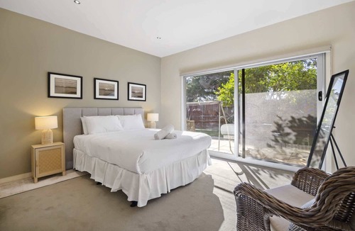 Dromana House | Spacious 3-Bed Townhouse Near Dromana Beach