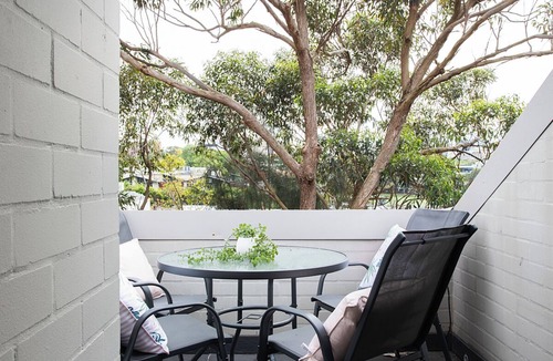 Paddington Apartment | Spacious 3BR 2-Level Unit with Private Parking, Pool, Gym