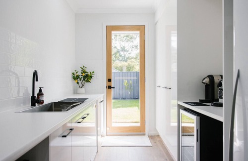 Warradale House | Spacious 3BR Coastal Stay Near Marion & Brighton