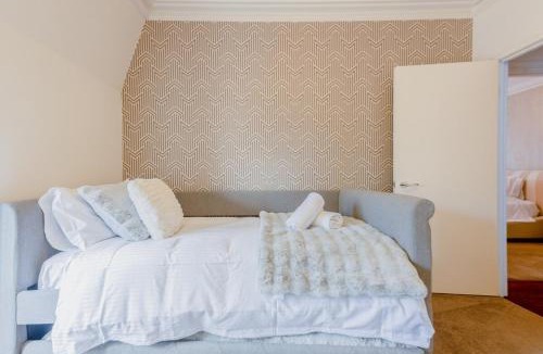 Melbourne Apartment | Spacious 3BR Duplex Escape - Free Parking