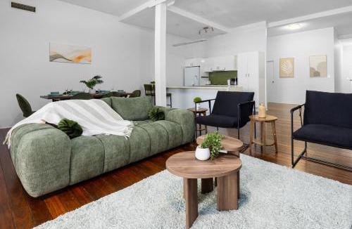 Teneriffe Apartment | Spacious 3BR Heritage Apartment with Pool, Parking