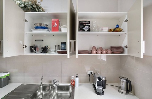 Figtree House | Spacious 3BR House near Figtree Grove - 8mins walk