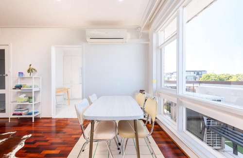 Balaclava Apartment | Spacious 3BR Near St Kilda - Free Parking