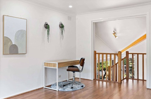 Doncaster East House | Spacious 4-Bed House with Garden in Doncaster