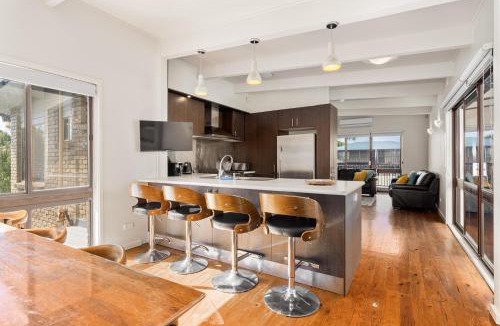 Capel Sound House | Spacious 4-Bed Home 5-min from the Beach
