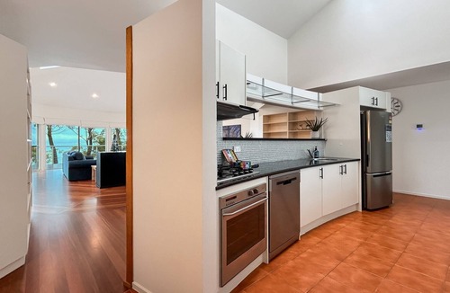 Long Beach Apartment | Spacious 4-Bed Home with Coastal Charm