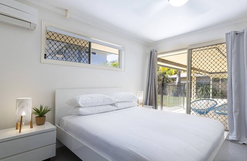 Mudjimba House | Spacious 4-Bed Home with Pool and Veranda
